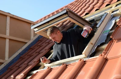 Pose de fenêtres de toit Velux à Lupsault